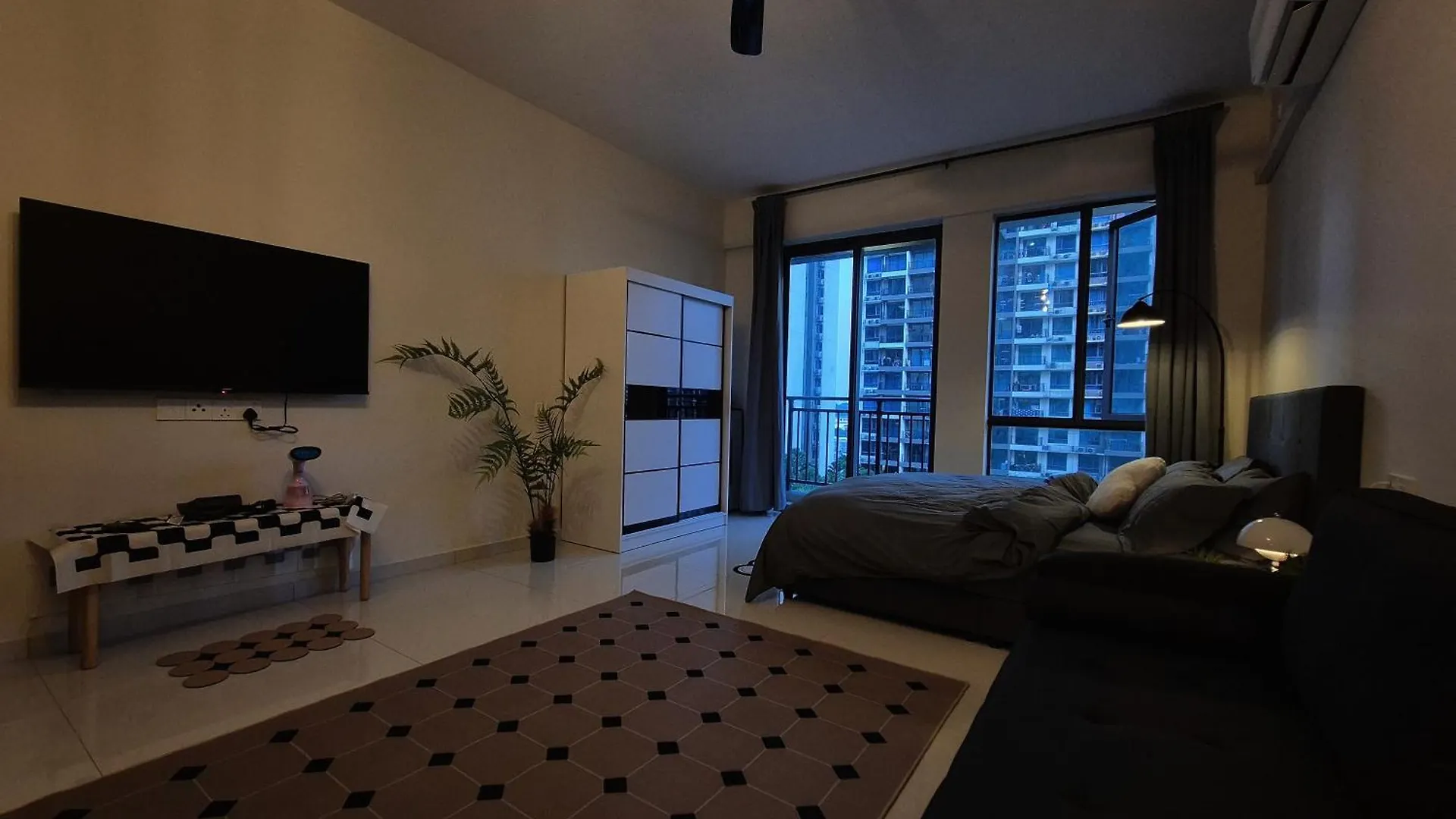 Central Park Cozy Garden View Studio For 3 Pax Johor Bahru